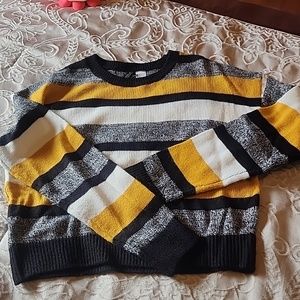 Ladies sweater...very good condition...size small...Decoded brand...